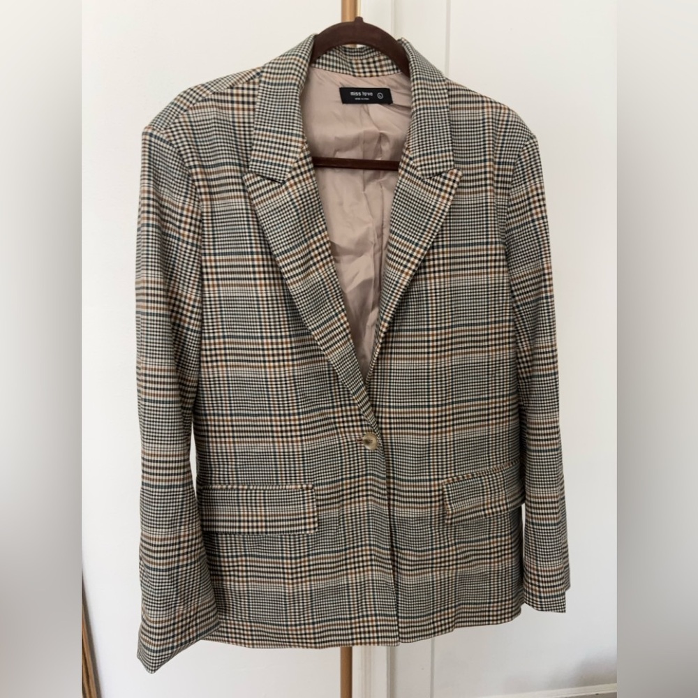 New Tan Plaid Blazer with Button Closure